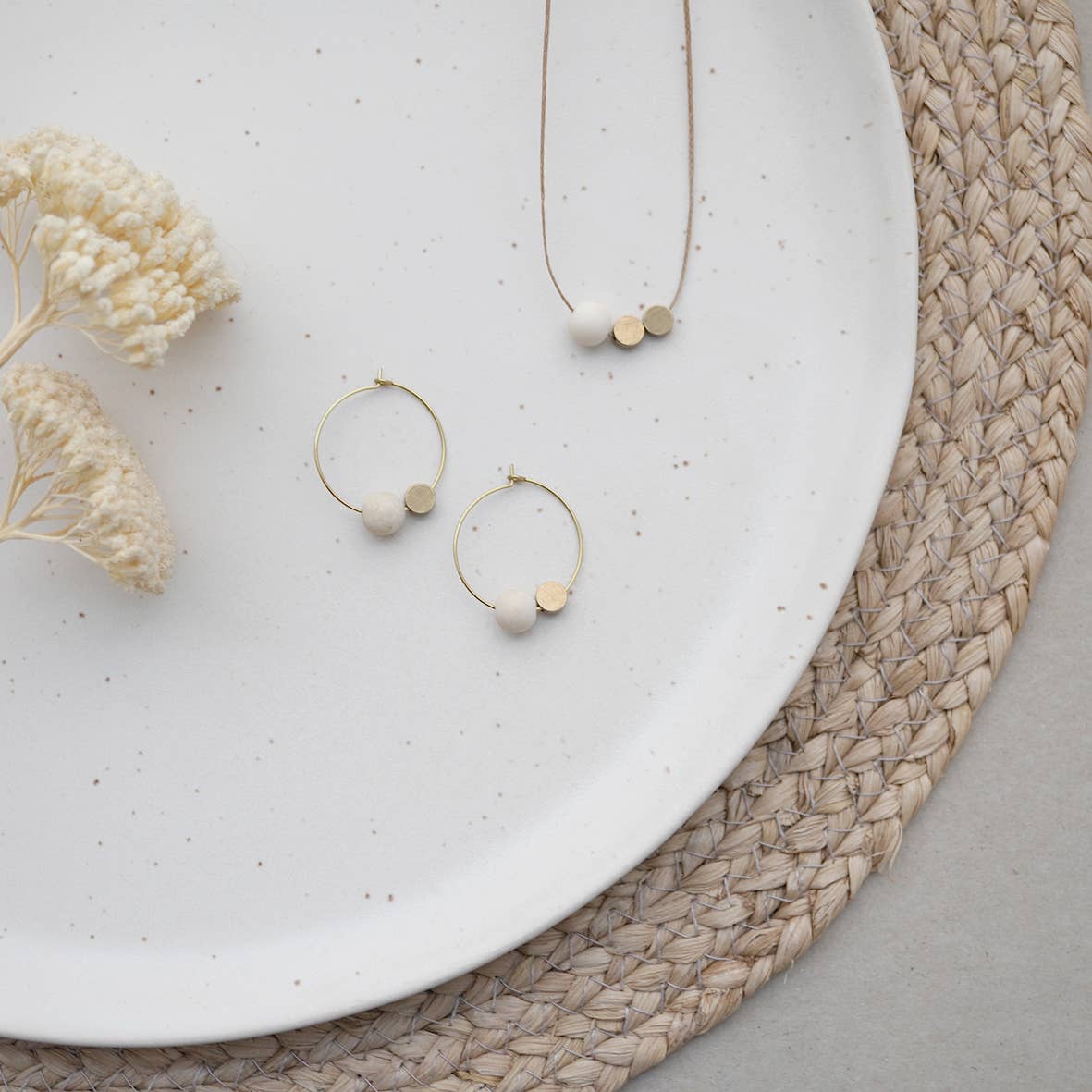 Kõrvarõngad RIVERSTONE