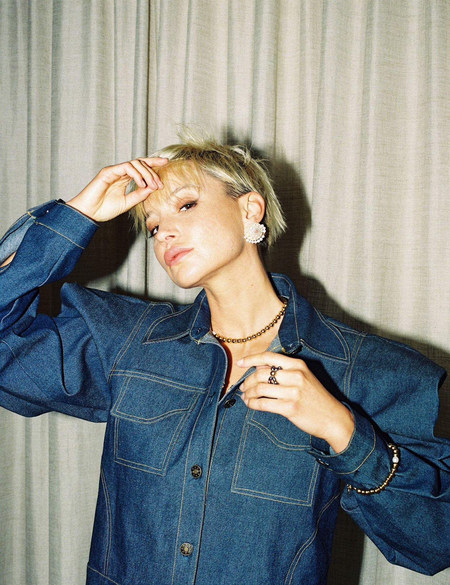 Chaneli merekarbikõrvarõngad