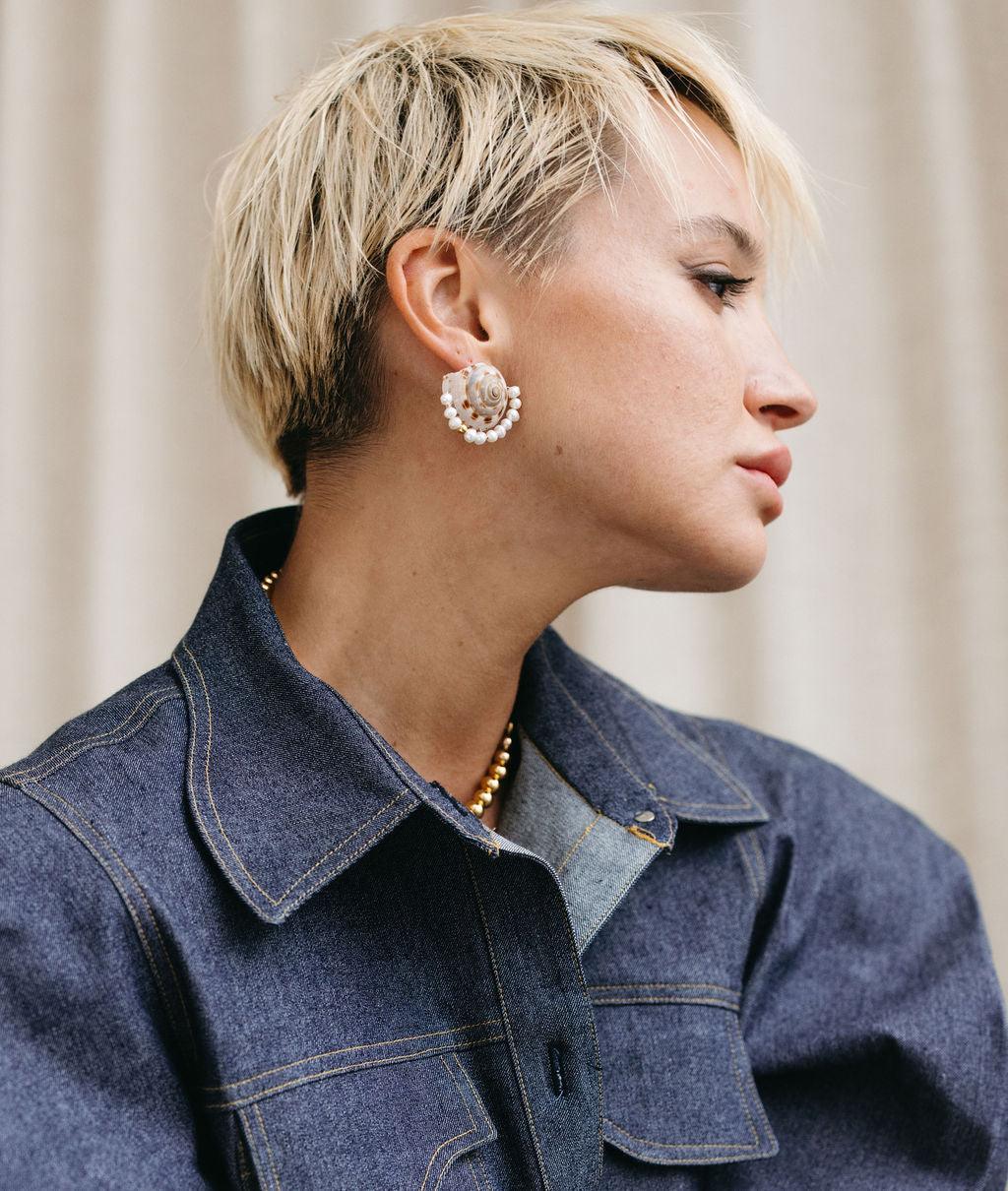 Chaneli merekarbikõrvarõngad 