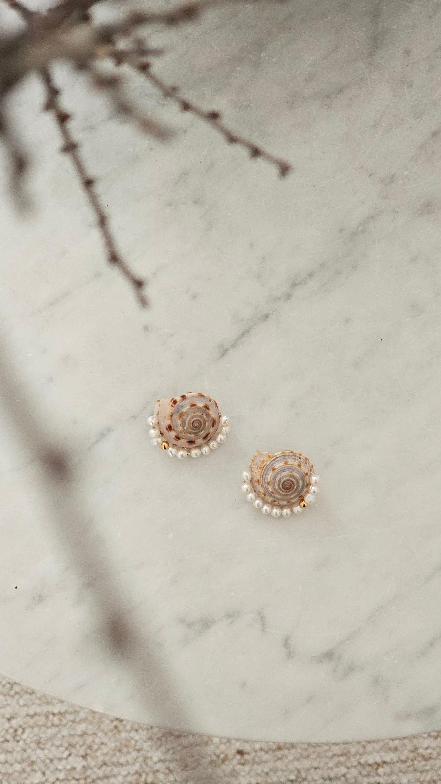 Chaneli merekarbikõrvarõngad 