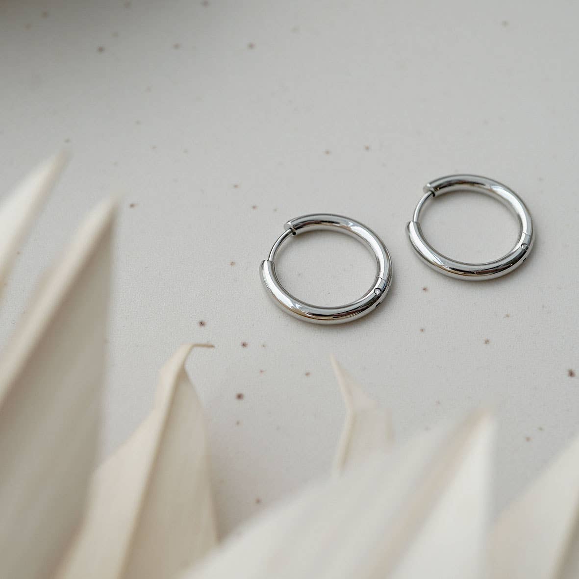 Kõrvarõngad LEA hõbedatooni