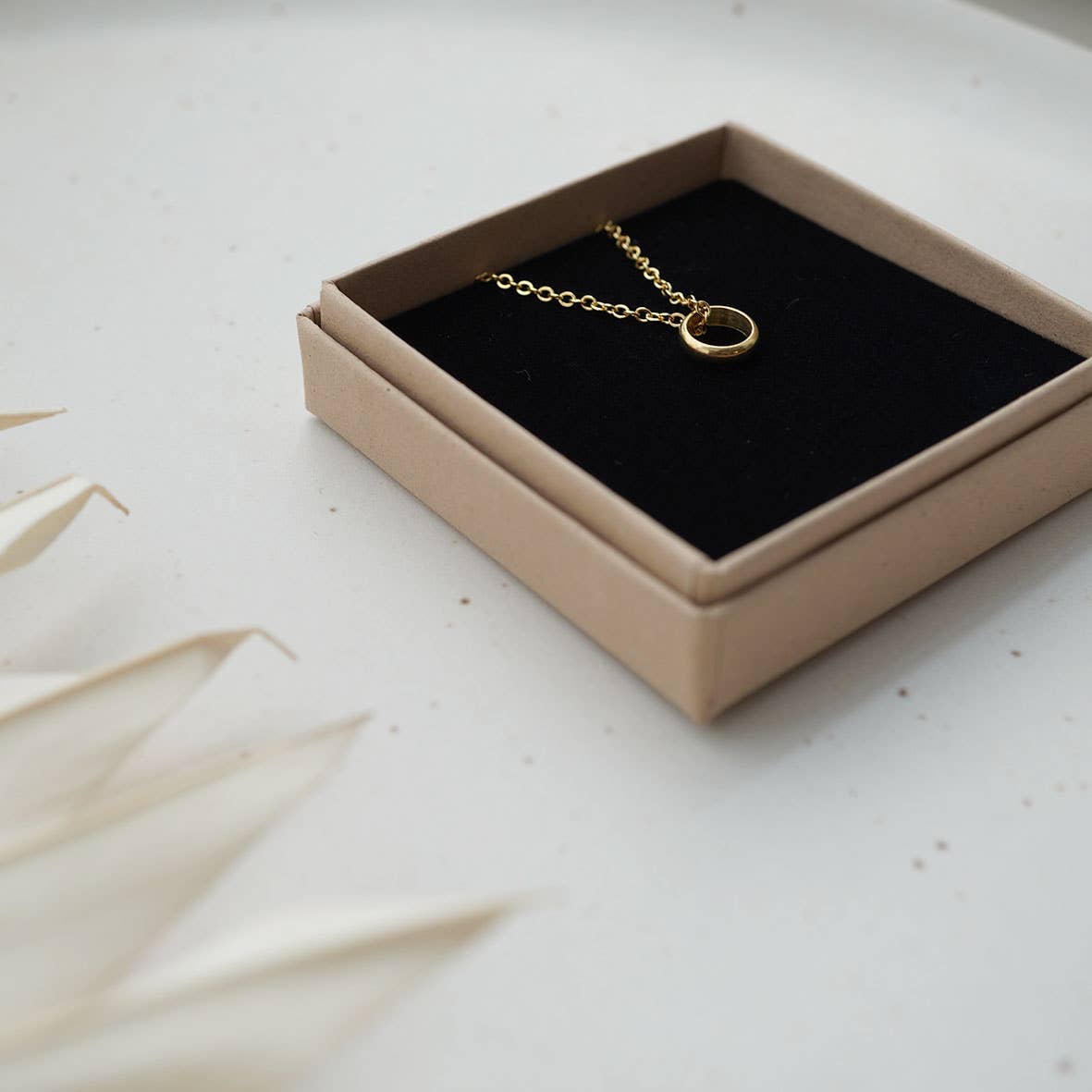 Kaelakee LITTLE RING