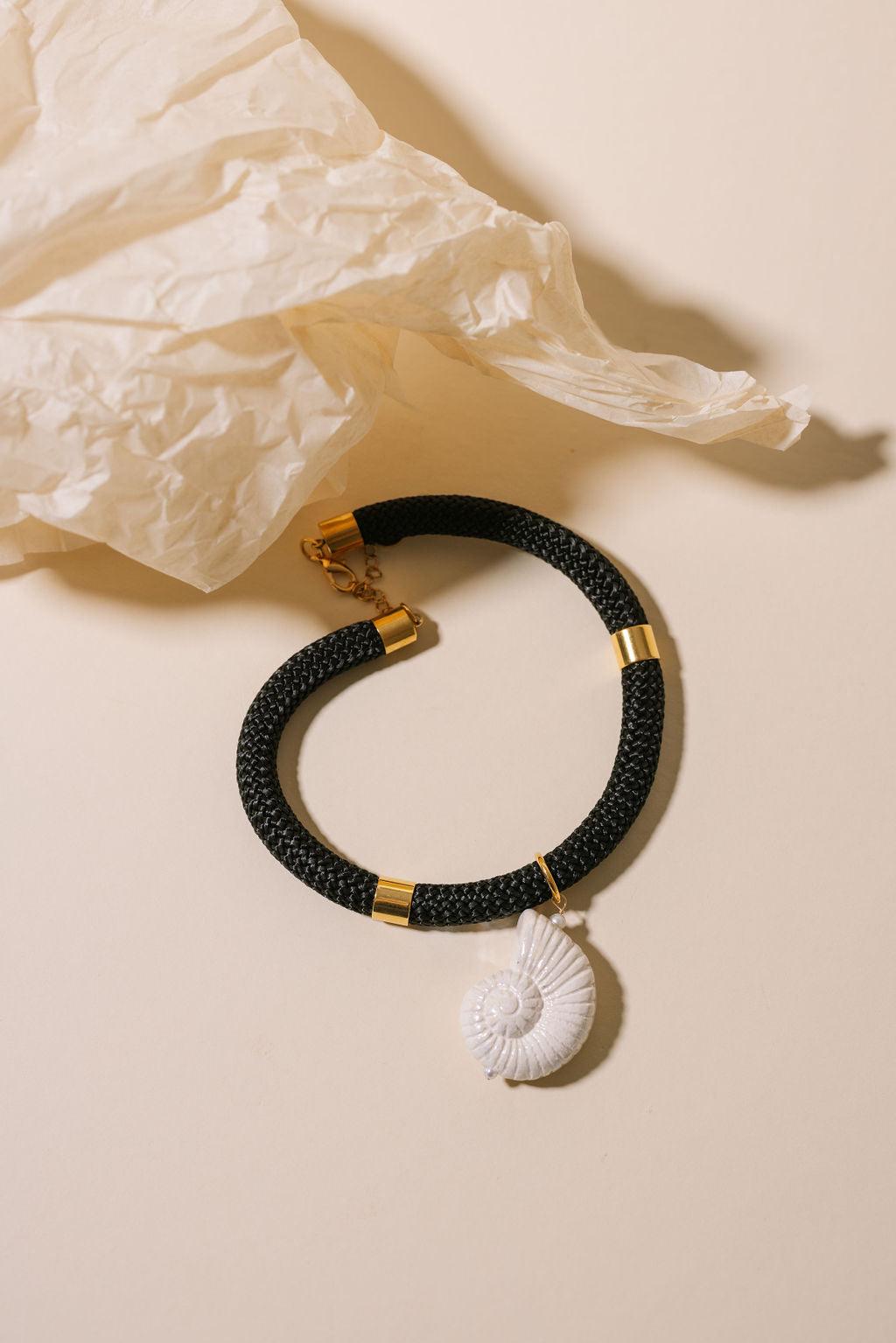 Choker-kaelakee Maddie